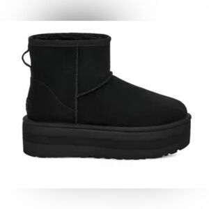Ugg classic mini platform in black size 8